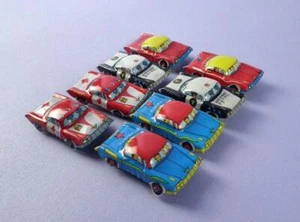 Lotto di 8 auto in miniatura in latta c1950/60s mai usate - polizia, vigili del fuoco, toyota - Foto 1 di 1