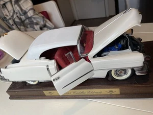 Danbury Mint 1:16 White 1953 Cadillac Eldorado Convertible Die Cast Car W Base - Picture 1 of 9