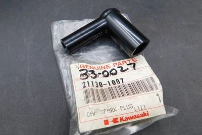 Tampa de vela de ignição fabricante de equipamento original Kawasaki KZ1000 Police, KZ1100, ZX1100, KZ1300, GPZ750 - Imagem 1 de 3