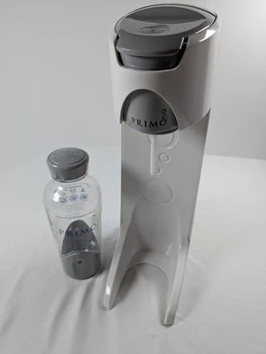 Máquina de bebidas Primo Flavor Station con botella muy limpia Foto 1 de 4