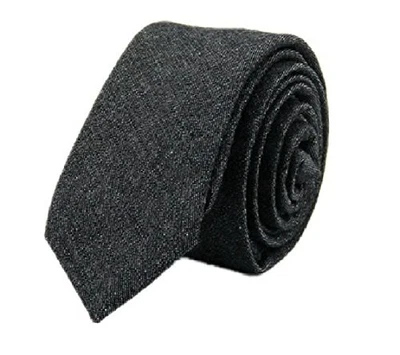 Corbata ajustada de mezclilla unisex de algodón con corbata estrecha negra Foto 1 de 3