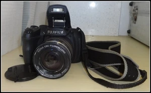 👌 Fujifilm FinePix HS Series HS20EXR 16.0MP Digital Camera - Black faulty - Picture 1 of 8