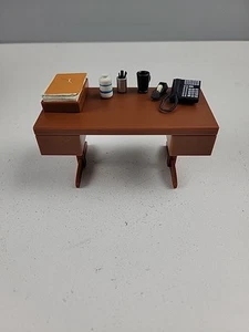 J JONAH JAMESON Desk Only(No Chair) Pounding Action 2002 Toybiz Spider-Man Movie - Picture 1 of 7