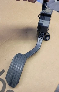 2007-2011 TOYOTA CAMRY GAS ACCELERATOR GAS PEDAL  - Picture 1 of 4