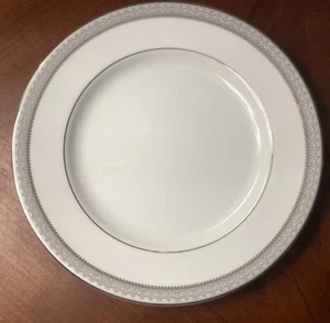 4 - Mikasa Fine China Platinum Crown Salad Plates L 3428 - Picture 1 of 3