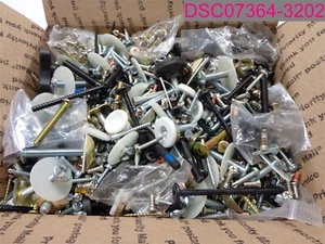 28 libbre 9 once: lotto misto di viti, macchina, legno, autofilettante, molti stili e tipo - Foto 1 di 6