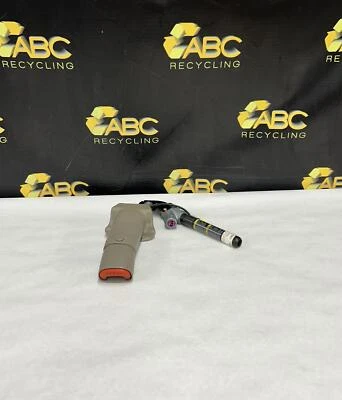 2001-2004 Dodge Caravan SE Front RH Right Passenger Seat Belt Buckle OEM - Image 1 of 4