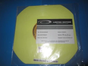 ELVIS PRESLEY-THE SUN SINGLES-ART OF MUSIC AOM008 10" SHAPE, 33rpm LTD.ED.YELLOW - Foto 1 di 2