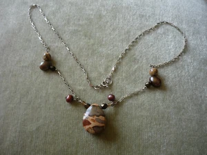 "HERMOSO COLLAR CON PIEDRA CENTRAL JASPE, CADENA DE LEY/ 17" - Imagen 1 de 4