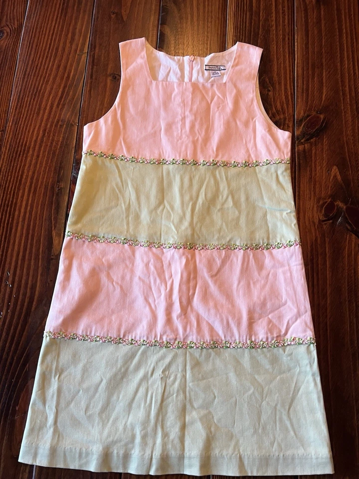 Vestido Hartstrings Verde Rosa Rayas Jóvenes Niñas Preppycore Iglesia Domingo Mejor Foto 1 de 4