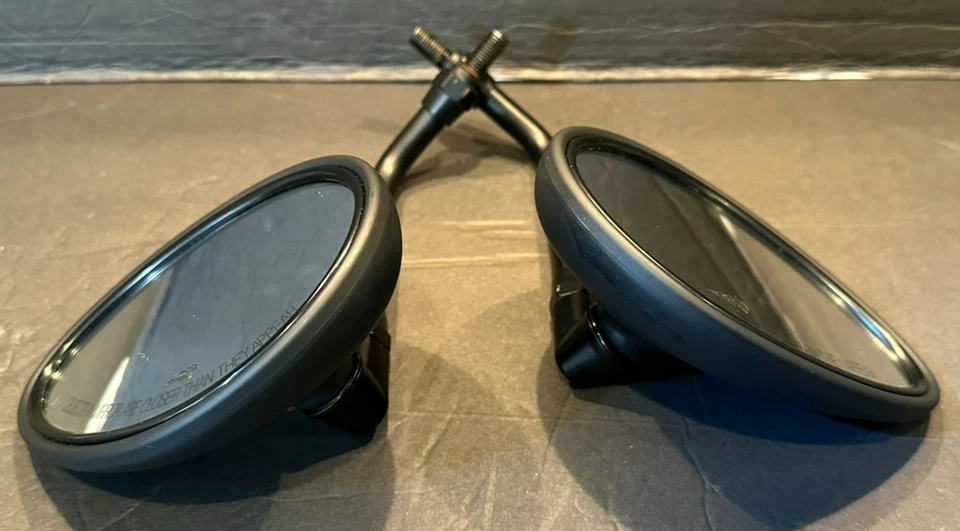 Espejos retrovisores Indian para motocicleta en negro, par artículo #: 2881013-463 Foto 1 de 4