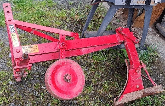 Pflug 2 Scharen mit Laufrad - 3 Punkt-Anbau KAT I  - mind 25 PS -  135 cm breit - Bild 1 von 4