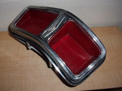 Luz trasera derecha pasajero Chrysler Newport 1973 73 OEM Foto 1 de 4