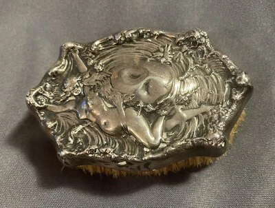 Antique Art Nouveau Period Sterling Silver Nude Maiden Repousse Dresser Brush B Foto 1 de 4