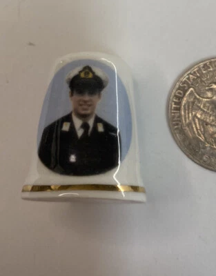 Família de dedal comemorativa Royal Staffordshire Prince Andrew Royal Navy RN - Imagem 1 de 3