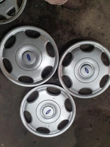 1X Radkappe Radblende 15 Zoll X2 Ford Mondeo MK1 V96BB-1130-TD - Picture 1 of 3