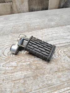 1985 85 84-87 Yamaha Virago XV700 XV 700 Front Right Side Foot Peg Rest - Picture 1 of 9