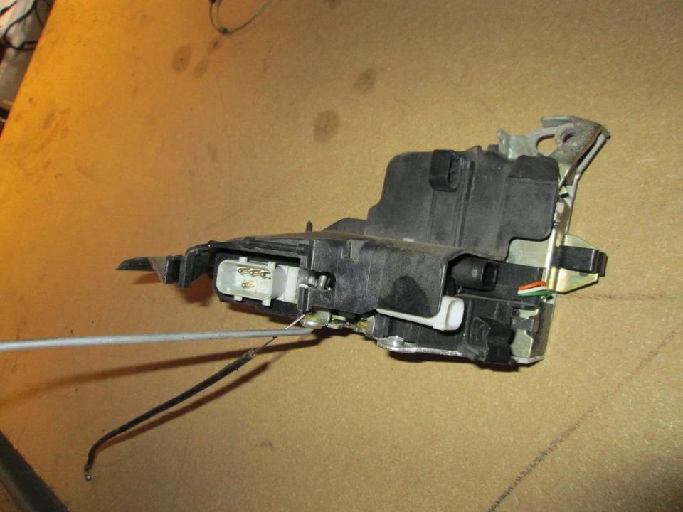 ПРИВОД ЗАМКА ПРАВОЙ ПЕРЕДНЕЙ ДВЕРИ BMW E39 528i 1996-97-98-1999-2000-01-02-2003 540 - Изображение 1 из 1