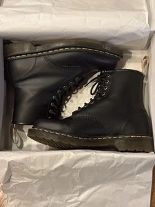 Doc Marten schwarze vegane Lederstiefel Unisex Größe 11M/12L US - Bild 1 von 6