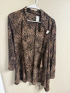 Time And Tru Large Cheetah Leopard braun Langarm V-Ausschnitt Quaste Freizeithemd - Bild 1 von 3