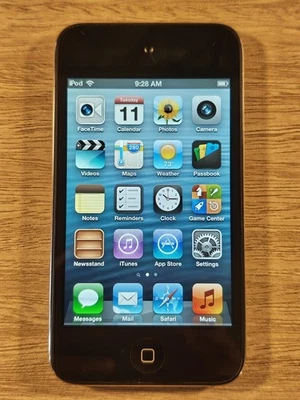 Black iPod Touch 4th Gen 8 Gb: Working. iOS 6.1.6. Engraved - Image 1 of 4