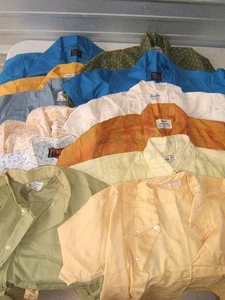 28 VINTAGE BOY'S BUTTON-UP SHIRTS VARIOUS SIZES, MAKERS, STYLES & COLORS - Foto 1 di 14