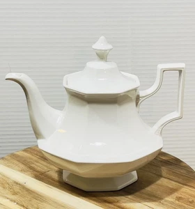 Vintage Johnson Brothers Heritage teiera bianca con coperchio H-7-7/8” timbro Inghilterra - Foto 1 di 12