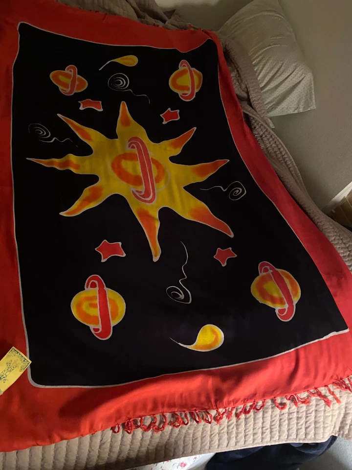 Sarong Beach Nuevo Disfraz Saturn Sunburst Negro Amarillo Rojo Traje de Baño Cubierta Foto 1 de 4