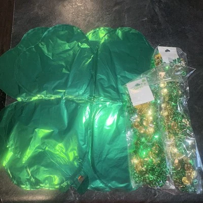 Globos de trébol verde 10pk más collares temáticos irlandeses Foto 1 de 3