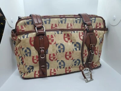 Bolsa Etienne Aigner multicolorida design logotipo muitas seções marrom vermelho azul - Imagem 1 de 4