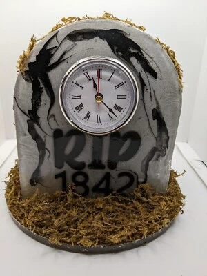 Halloween Tombstone Clock Decorations Gothic Ghost  - Image 1 of 4