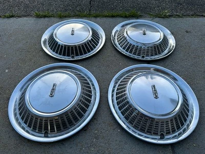 "4 tapacubos Oldsmobile Toronado 1973 15"" cubiertas de rueda manchas ajuste 71 72 73" Foto 1 de 4