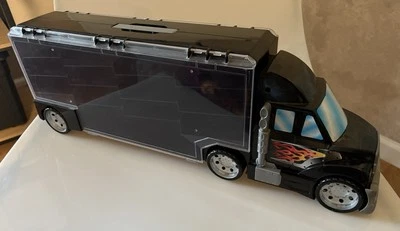 "Vitrina Hot Wheels Big Rig 22"" SOPORTA 28-30 AUTOS - Caja de fósforos de 2 lados" Foto 1 de 4