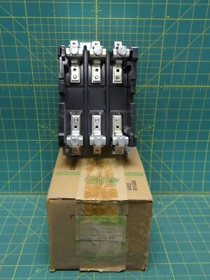 GENERAL ELECTRIC 55-153677G049 / 55153677G049 CONTACT KIT 3 POLE 200/300LINE - Image 1 of 4