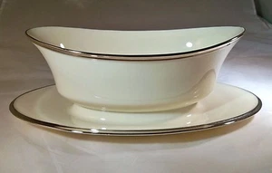 LENOX SOLITAIRE IVORY & PLATINUM GRAVY BOAT with ATTACHED UNDERPLATE MADE IN USA - Picture 1 of 4