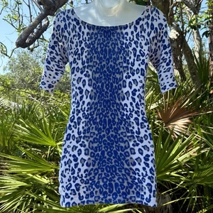 Cache Blue Leopard Tunic Sweater Size XS 2 Scoop Neck Embellished Open Sleeve - Picture 1 of 13