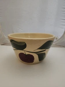 Watt Pottery Advertising Apple 3 Leaf #7 Bowl Kinnard's Dairy Estherville Iowa - Picture 1 of 3