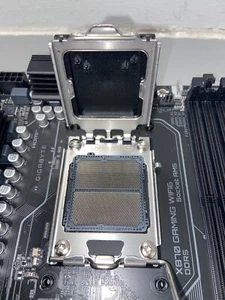 GIGABYTE X870 GAMING WIFI6 AM5 LGA 1718, ATX, DDR5, 3x M.2, PCIe 5.0, USB4, WIFI - Bild 1 von 4