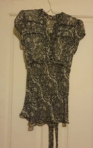 TEMT Floral Green Top Size 8 - Picture 1 of 8