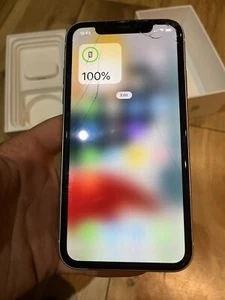 Apple iPhone 11 - 64GB - White (Unlocked) - Cracked Screen - Face ID Not Working - Afbeelding 1 van 12