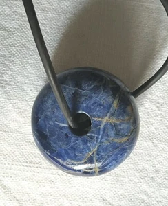 COLLANA GIROCOLLO CAUCCIÙ CON CIONDOLO CIRCOLARE BIGIOTTERIA - Foto 1 di 5