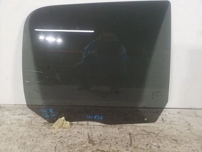 Тонированное стекло на заднюю дверь пассажирское классического стиля | 2009-2023 Dodge RAM 1500 - Изображение 1 из 4