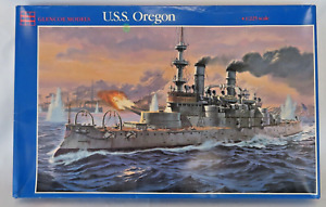 Glencoe 1:225 Scale U.S.S. OREGON Battleship Model Kit Open Box