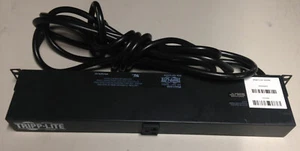 TrippLite PDU1220T 20A 120V 13 prises montage en rack PDU unité de distribution d'énergie - Photo 1/5