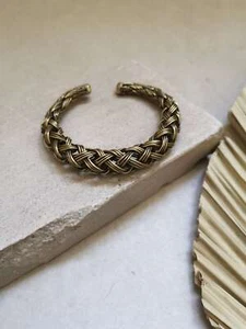 Chunky Armband aus goldenem Messing, Statement Armreif, breiter Armreif, gefloch - Picture 1 of 7