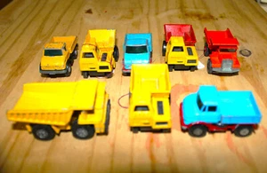 Menge 8 Vintage Druckguss Spielzeug Muldenkipper. MATCHBOX & TOMICA - Bild 1 von 3