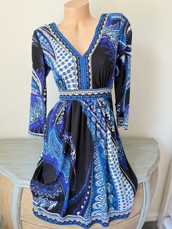 Vestido Camiseta ECI New York Azul Paisley Cuello en V Manga 3/4 Elastizado Para Mujer Cinturón S Foto 1 de 4