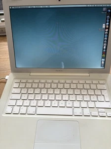 Apple MacBook 33,8 cm (13,3 Zoll) Laptop - MA255D/A (Mai, 2006) - Bild 1 von 2