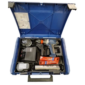 Trapano avvitatore a batteria AEG BBS12KX NIMH con 2 batterie + valigetta caricabatterie - Foto 1 di 4