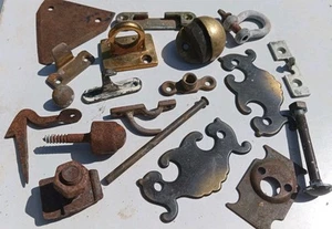 VINTAGE OLD INTERESTING BITS JOB LOT BRASS & IRON BUNDLE 19 ITEMS ANTIQUE - Picture 1 of 7